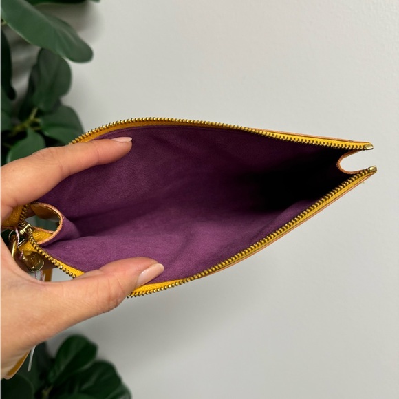 JR10193 Louis Vuitton Epi Pochette Tassil Yellow Leather Preowned Authentic Gold - Picture 6 of 6